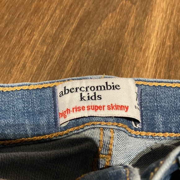 Girls jeans by Abercrombie 1892 - Picture 2 of 4